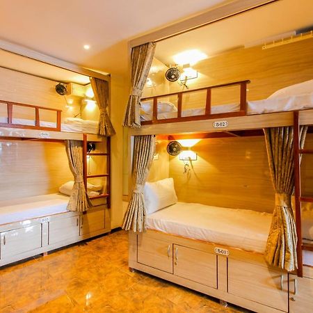 Хостел Hygeinic Airport Dormitory Near By Bom Мумбаи Экстерьер фото