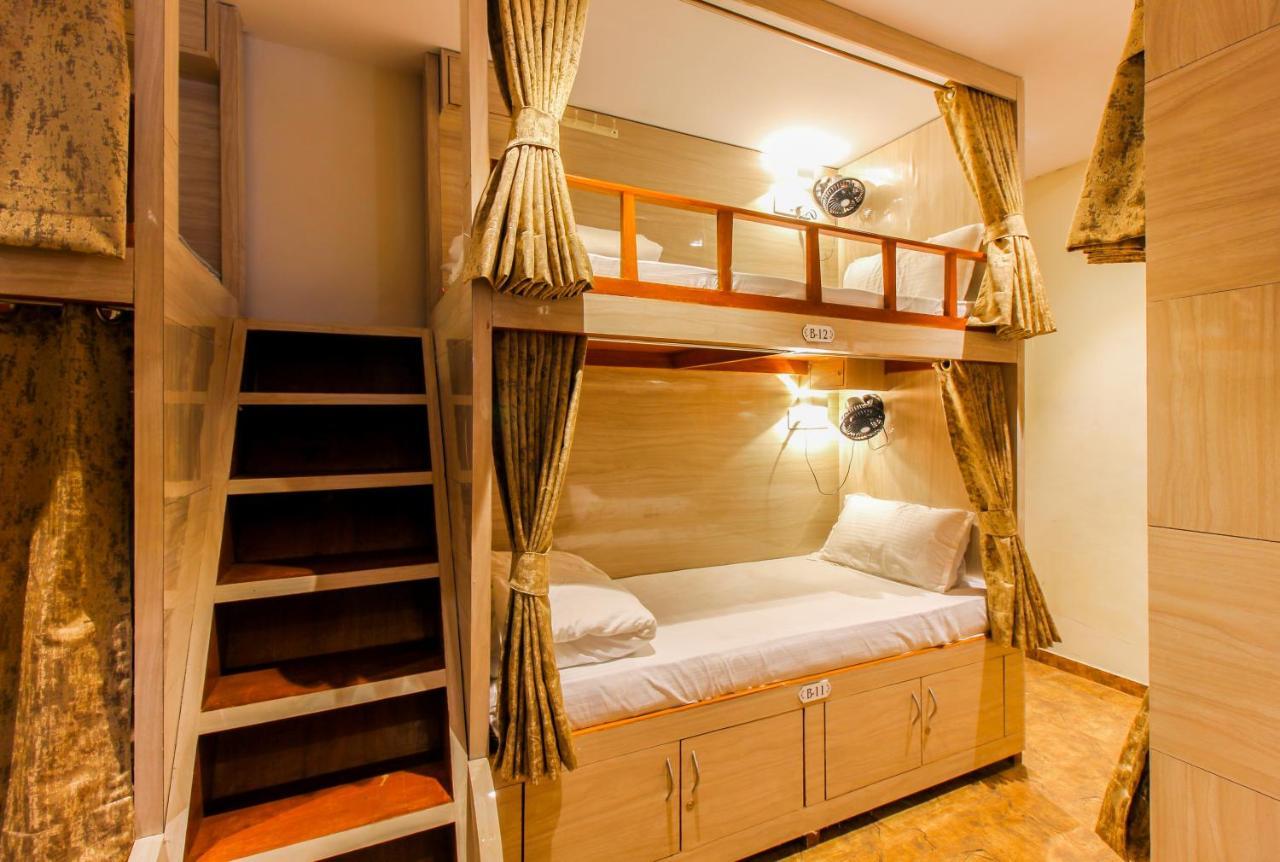 Хостел Hygeinic Airport Dormitory Near By Bom Мумбаи Экстерьер фото